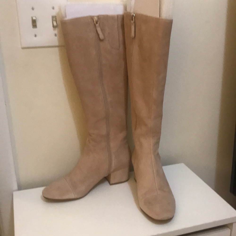 NINE WEST - Round toe suede boots